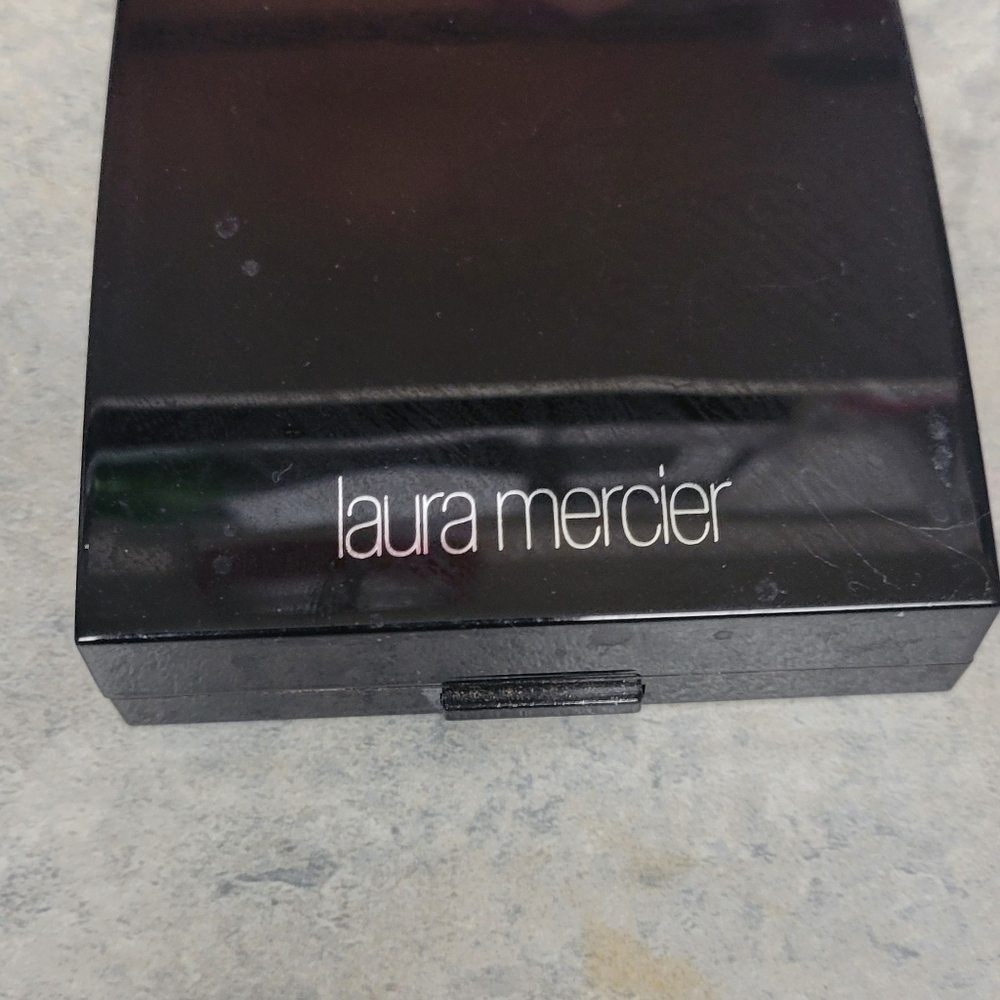 Laura Mercier Highlighter